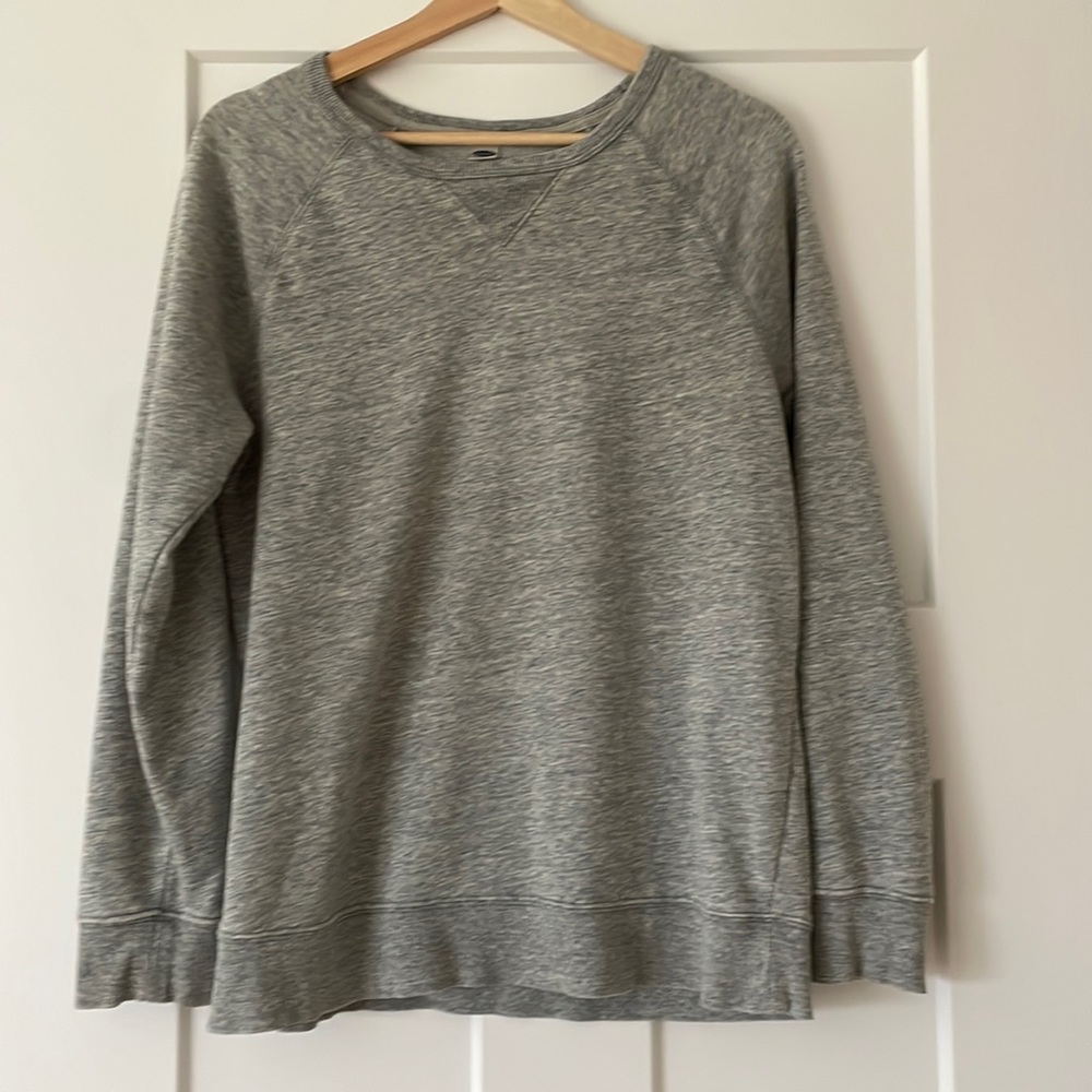 Old Navy heather gray sweatshirt.